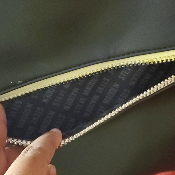 💚Steve Madden Black & Lime green backpack - Picture 10 of 13